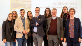 Foto: W. Rolfes Auf dem Foto sind Laura Kaiser, Stefanie Röhll, Jens König-Upmeyer, Maria Jansen, Dr. Alexander Gottlob Linke, Judith Rönker, Akademiedirektor PD Dr. Marc Röbel, Dr. Martina Schumacher und Dr. Ulrike Kehrer zu sehen